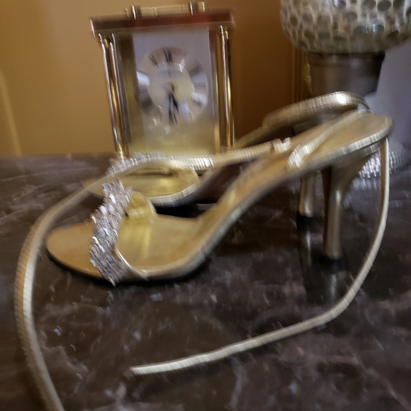 Heels - Picture 2 of 5